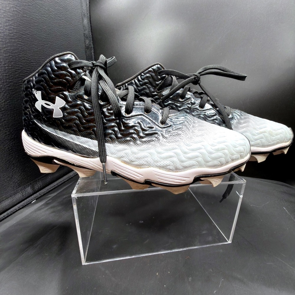 Under Armour Football Cleats Black White Textured Wave Mid Top Molded Cleats